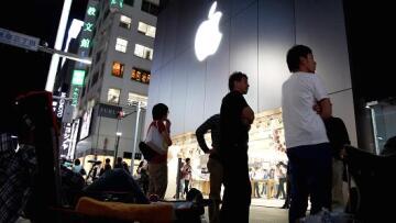 Η Apple πούλησε 10 εκατομμύρια iPhone σε ένα Σαββατοκύριακο
