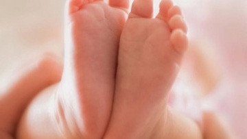 Τρίκαλα: Πωλούσαν βρέφη σε άτεκνα ζευγάρια για 8.000 ευρώ