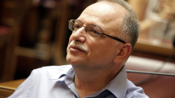 Παπαδημούλης για ΝΕΡΙΤ: «Πολλές σπατάλες» για την κάλυψη Σαμαρά στα 40 χρόνια της ΝΔ