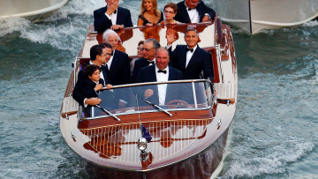 Ο George ντύθηκε γαμπρός! 