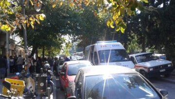 Τι λέει η σύζυγος του άτυχου 70χρονου που πέθανε στην ουρά για τον ΕΝΦΙΑ