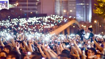 Αμετακίνητοι οι διαδηλωτές στο Χονγκ Κονγκ