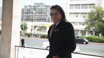 Βίντεο: Σόου με «γαλλικά» από τον Ψηνάκη στο δημοτικό συμβούλιο Μαραθώνα