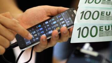 «Θύελλα» για τη φορολόγηση εταιρικών τηλεφώνων, αυτοκινήτων και... κουπονιών!