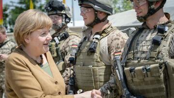 Spiegel: Η Γερμανία δεν θα επαναπατρίσει στρατιώτες με Εμπολα