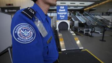 ΗΠΑ: Τι κάνουν στα αεροδρόμια για να κρατήσουν μακριά τον Έμπολα