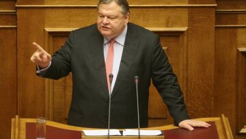 Αιχμές Βενιζέλου για τις σχέσεις συμφερόντων με κόμματα