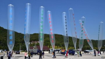 Μπαλόνια σε σχήμα προφυλακτικού... έφεραν νέες εχθροπραξίες σε Νότια - Βόρεια Κορέα 