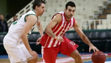 Σλούκας: «Οι παίκτες αναλαμβάνουμε την ευθύνη για αυτή την αποτυχία»