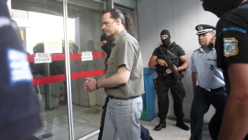  Στα δικαστήρια του Πειραιά ο Σάββας Ξηρός