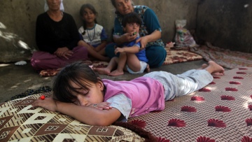 Ισλαμικό Κράτος: Πουλά ως σκλάβους γυναικόπαιδα των Γεζίντι και υπερηφανεύεται 