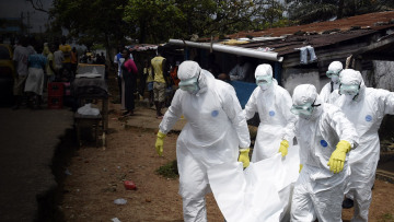 Για 10.000 νέα κρούσματα Έμπολα κάθε βδομάδα προειδοποιεί ο ΠΟΥ