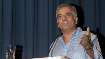 Σκουρλέτης: Οποιος έχει τη μύγα, μυγιάζεται - Βούλτεψη: Όποιος έχει τη λάσπη, λασπώνει