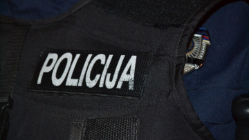 Συνεχίζεται η ένταση στη Σερβία - Επιθέσεις σε καταστήματα Αλβανών