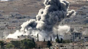 Σφοδρές μάχες και αεροπορικά πλήγματα κατά των τζιχαντιστών στο Κομπάνι