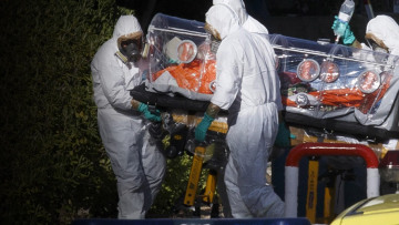 Ανεξέλεγκτος ο Έμπολα, «προσγειώνεται» και στην Ευρώπη