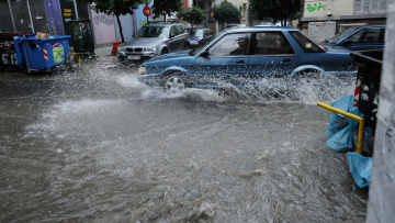 Αποκλείστηκε το «Αττικόν» νοσοκομείο από τη νεροποντή 