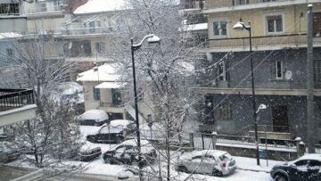 Χιόνια σκέπασαν Γρεβενά, Καστοριά και Κοζάνη - Ανεμοστρόβιλος στη Ροδόπη