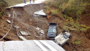 Χαλκιδική: Στα δύο κόπηκε ο δρόμος Βαρβάρας-Ολυμπιάδας (φωτογραφίες)