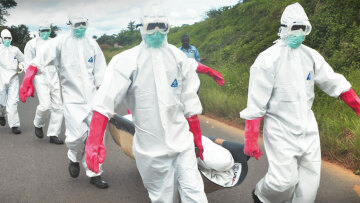 ΠΟΥ: Αμετάβλητος, στους 4.922, ο αριθμός των νεκρών από τον Έμπολα