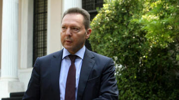 Τετ α τετ Τσίπρα με Στουρνάρα το μεσημέρι