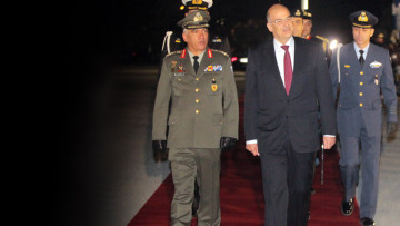 Ενώ οι Τούρκοι αλωνίζουν στο Αιγαίο, ο Δένδιας τσακώνεται για τα κόκκινα δάνεια!