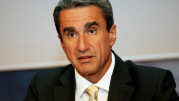 Λοβέρδος: Δεν θα χαθεί ούτε μια ώρα μάθημα στα σχολεία 