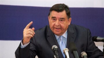 Προμήθεια Super Puma: Το αίτημα για Καρατζαφέρη και ο ύποπτος ρόλος δύο «offshore»