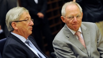 Ο Σόιμπλε στο πλευρό του Γιούνκερ για τα LuxLeaks