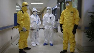 Στις ΗΠΑ μεταφέρθηκε χειρουργός που προσβλήθηκε από  Έμπολα 