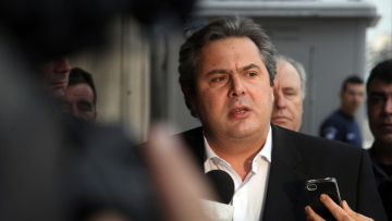 Καμμένος κατά πρώην βουλευτών του που «επέλεξαν να γίνουν βρώμικα μαξιλάρια» 