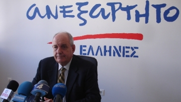 Τέρενς Κουίκ κατά... Facebook και «Δούρειων Ίππων» στους ΑΝΕΛ