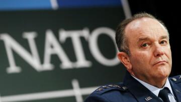 Στην Ουκρανία ο διοικητής των στρατιωτικών δυνάμεων του ΝΑΤΟ