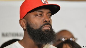 Ο γιος μου «σταυρώθηκε» με όσα ειπώθηκαν δηλώνει ο πατέρας του Μάικλ Μπράουν