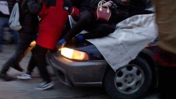 Βίντεο-σοκ από Μινεάπολη: Διαδήλωναν για το Φέργκιουσον και τους πάτησε αυτοκίνητο! 