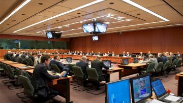 Να τελειώσει η αξιολόγηση μέσα στον Δεκέμβριο ζητά το Eurogroup