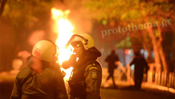 Βανδαλισμοί, μολότοφ και χημικά στο κέντρο της Αθήνας