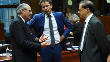 Σε εξέλιξη το Eurogroup που θα κρίνει την παράταση του Μνημονίου