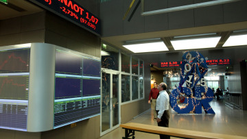 Bloomberg: Οι ελληνικές μετοχές «έπεσαν» 20% σε μια εβδομάδα υπό το φόβο μιας νέας κυβέρνησης