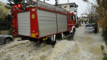 Πάνω από 125 κλήσεις για αντλήσεις υδάτων στην Αττική τις τελευταίες ώρες 