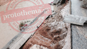 Ζεφύρι: Ο δρόμος... έπεσε μέσα στο ρέμα της Εσχατιάς