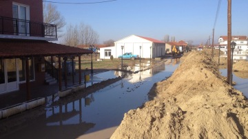 Και ο Στρατός Ξηράς στη μάχη με τις πλημμύρες στον Έβρο