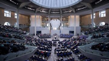 Süddeutsche Zeitung: «Δίχτυ ασφαλείας» για την Ελλάδα