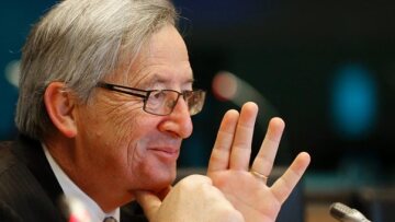 DW: Η ελληνική πρόκληση του «πακέτου Γιούνκερ»