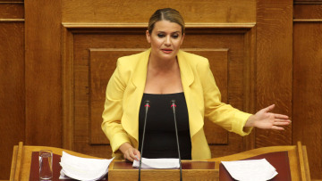 Ανεξαρτητοποιήθηκε η Νίκη Φούντα από τη ΔΗΜΑΡ - Ψήφισε «παρών» στην ψηφοφορία για Πρόεδρο