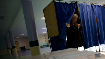 Μονομαχία Ν.Δ.-ΣΥΡΙΖΑ με τη διαφορά να μειώνεται στο 3,3%