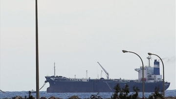 Λιβύη: Ο στρατός επιβεβαίωσε τον βομβαριδμό του δεξαμενόπλοιου στη Ντέρνα