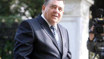 Καρατζαφέρης: Εάν αποδειχθεί ότι πήρα μίζες θα κρεμαστώ στο Σύνταγμα 