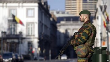 Βέλγιο: 300 στρατιώτες αναλαμβάνουν τη φύλαξη πιθανών στόχων τρομοκρατών
