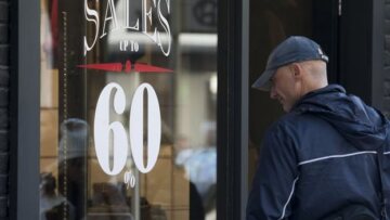 Ανοιχτά σήμερα και με εκπτώσεις τα καταστήματα 